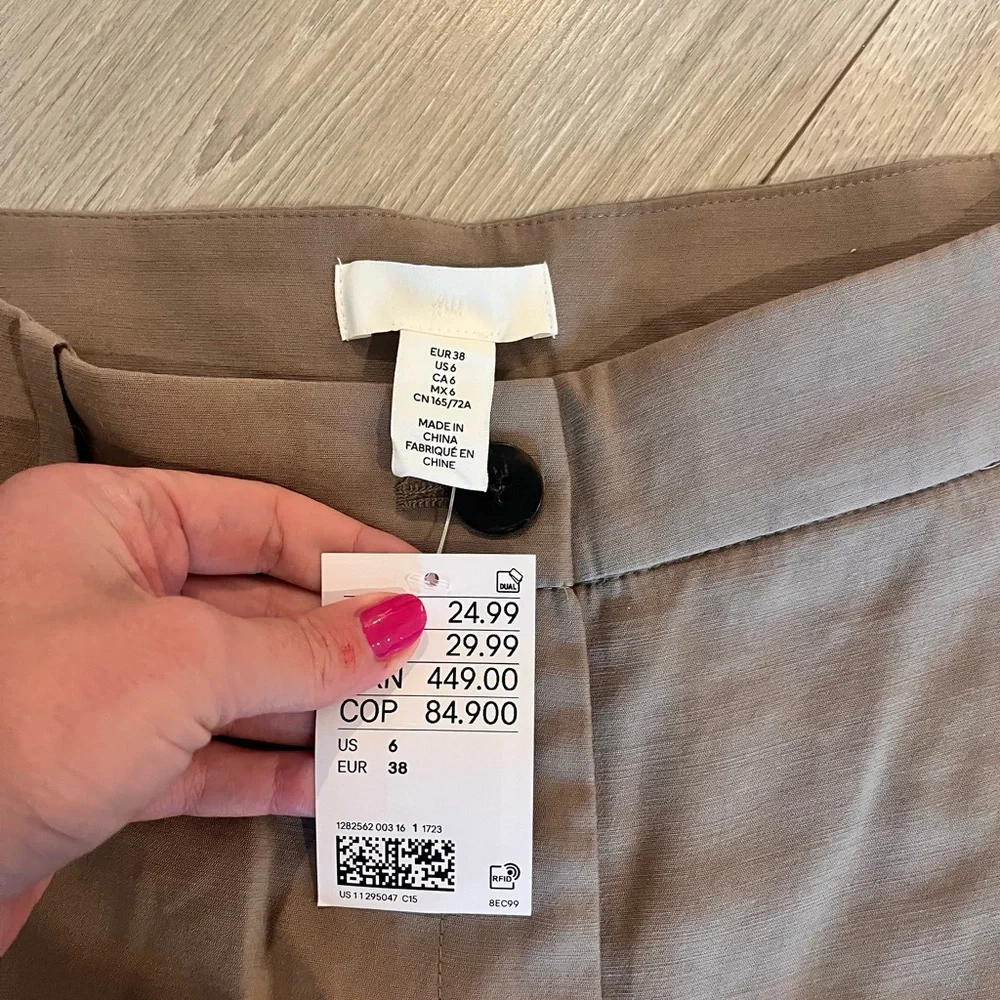 Women's Tan Buisness Shorts 6